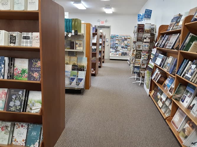 Home Messenger Library & Bookstore logo