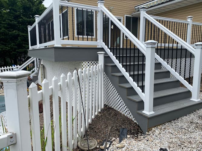 T W Construction, LLC logo