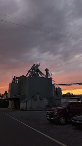 Sporting Valley Feeds LLC logo