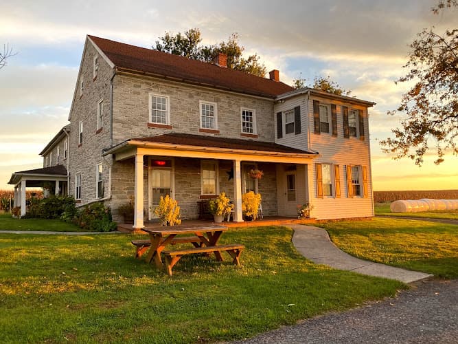Oberholtzer Farm B&B logo