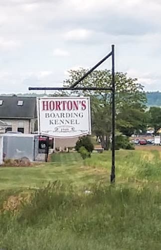 Horton's Kennel logo