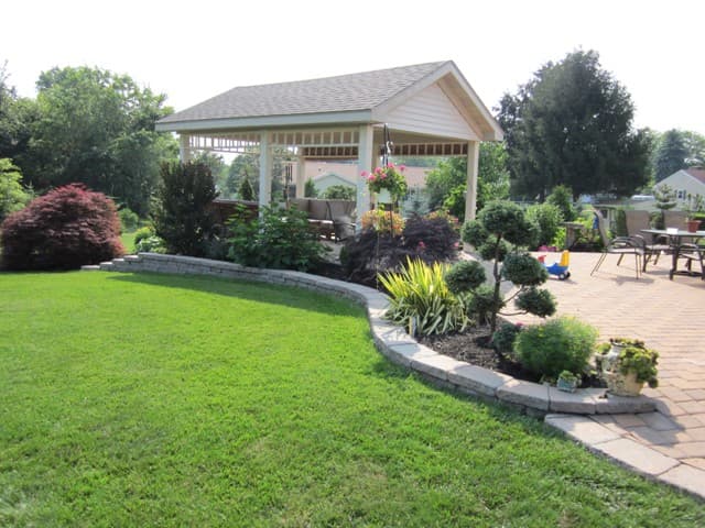 Breneman's Landscaping logo