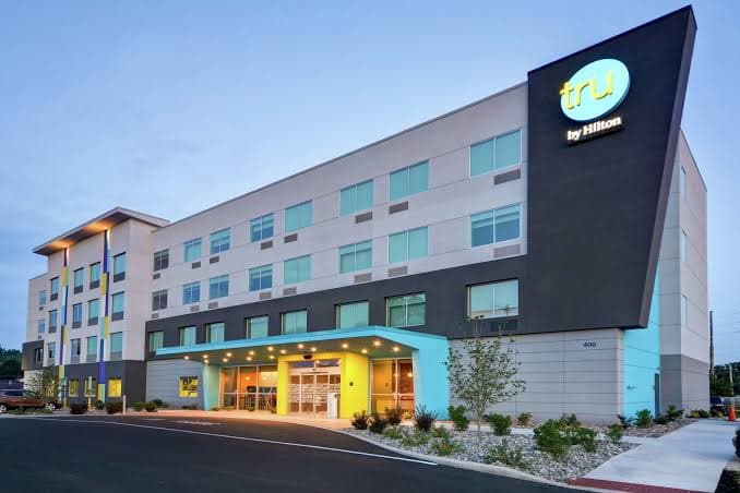 Tru by Hilton Denver logo