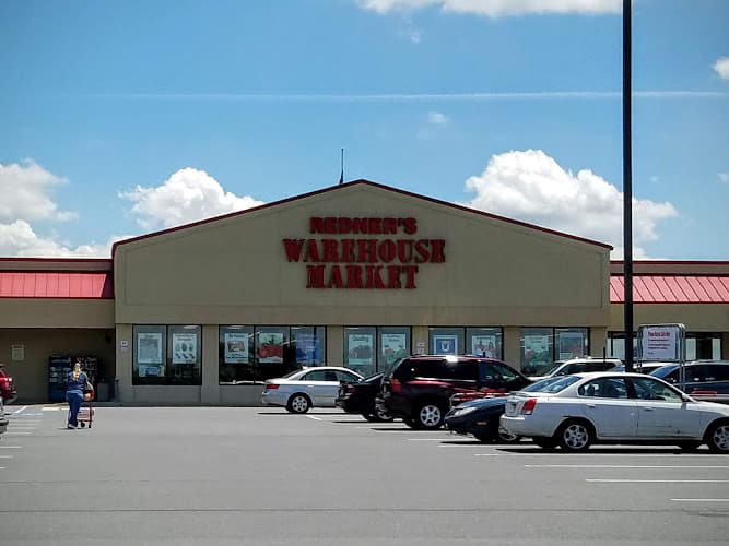 Redner's Warehouse Markets logo