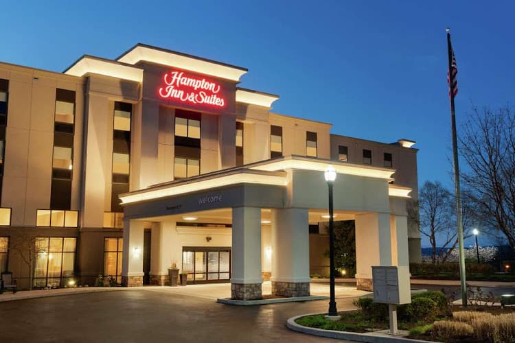 Hampton Inn & Suites Ephrata - Mountain Springs logo