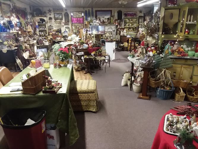 Mary's Gift Shop logo