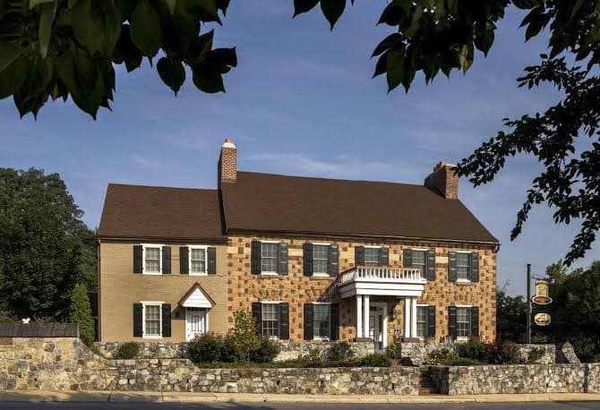 Historic Smithton Inn logo