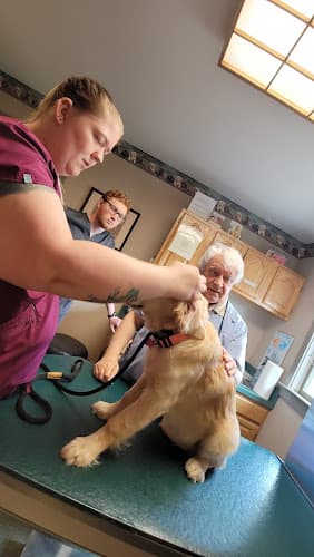 Peaceable Kingdom Animal Hospital logo