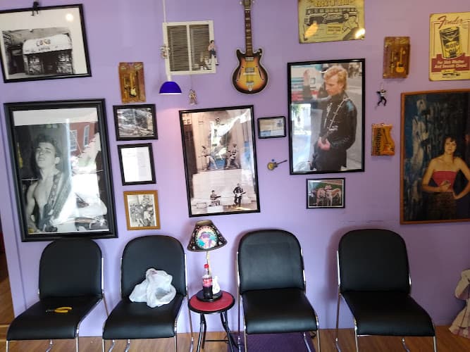 Tom Groth’s Guitar Studio Logo