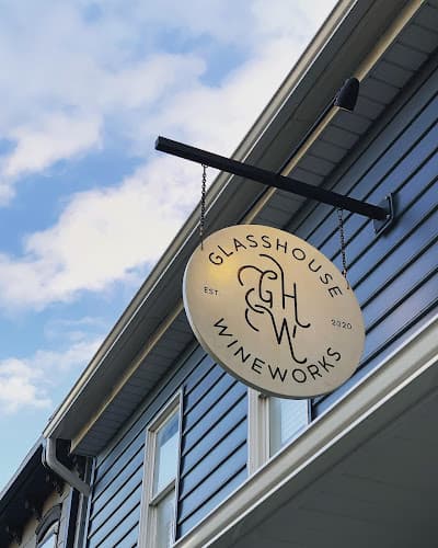Glasshouse Wineworks logo