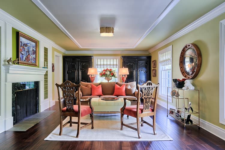 Henrietta Heisler Interiors Inc. logo