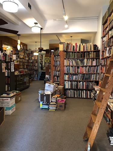 Dog Star Books logo