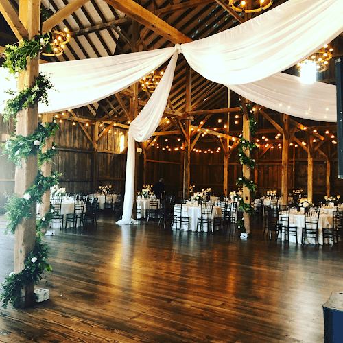 The Barn at Stoneybrooke logo