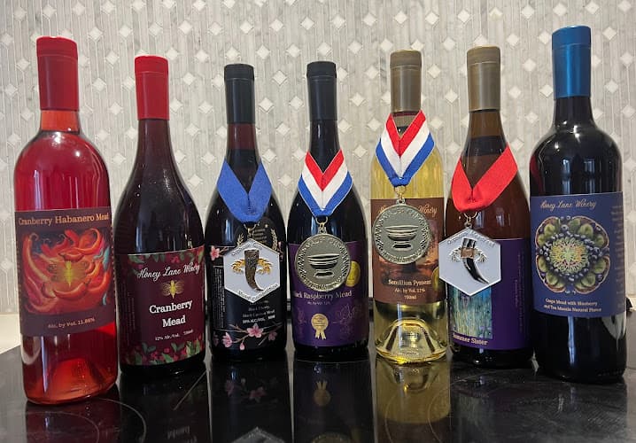 Honey Lane Winery logo