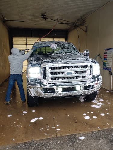 Morgantown Car Wash Logo
