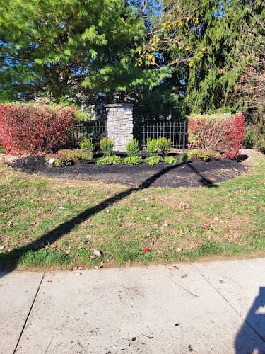 Forrest Landscaping LLC logo