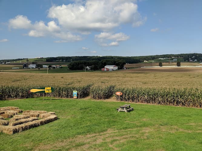 Mast Farms' Corn Maze, LLC Logo