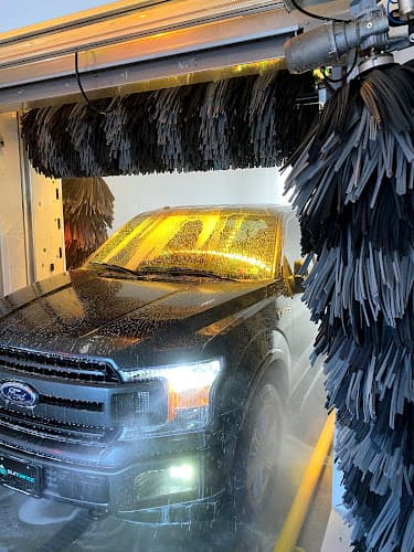 Sundance Car Wash logo