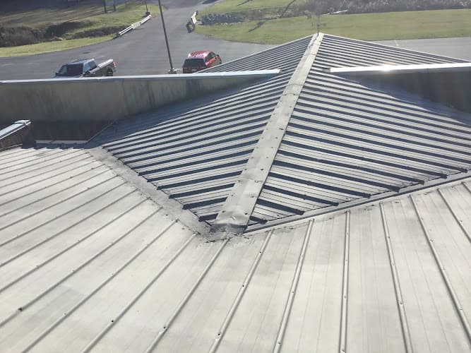 DK Contracting, LLC logo