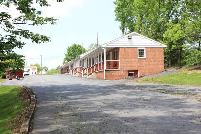 Penn Amish Motel logo