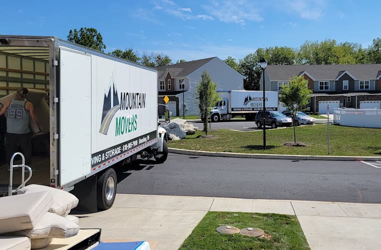 Mountain Movers LLC logo