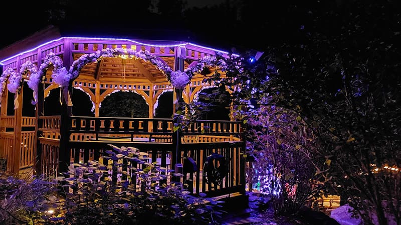 Rocky Top Lodge logo