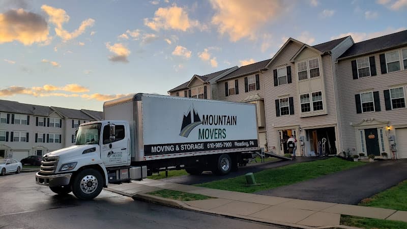 Mountain Movers LLC logo