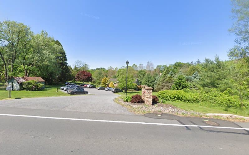 Green Hills Dental logo