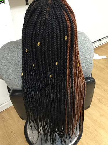 Mariame top notch African hair braiding logo