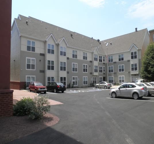 Market Square Apartments Logo