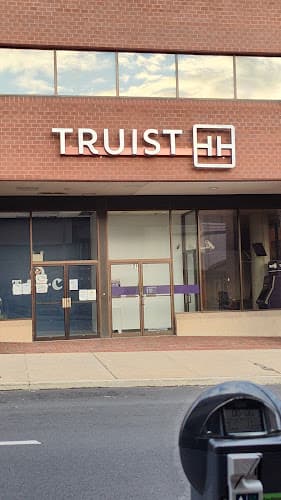 Truist logo