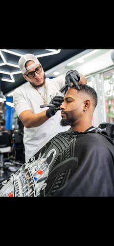 Menor Barbershop Logo