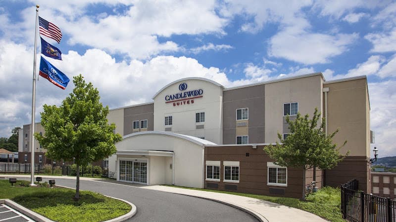 Candlewood Suites Reading by IHG logo