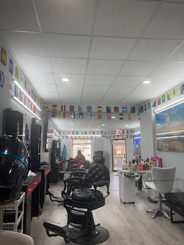 Nuñez Barbershop logo