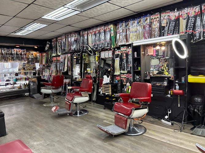 Yngrid salón and barbershop logo