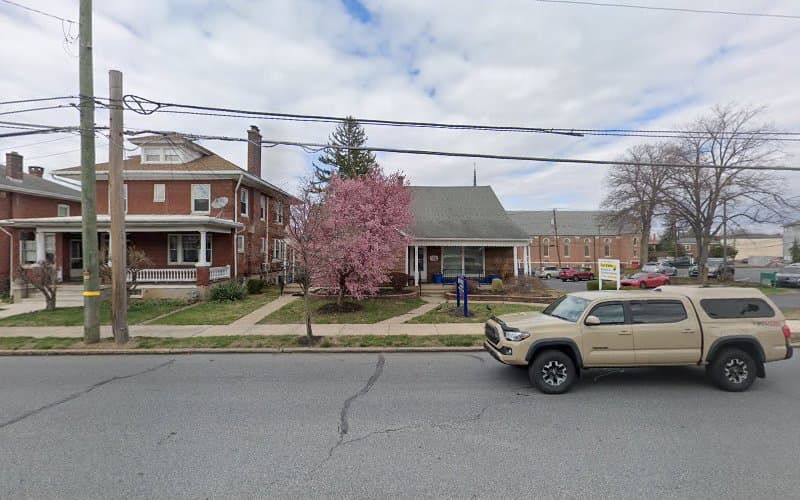 Renninger & Assoc LLC logo