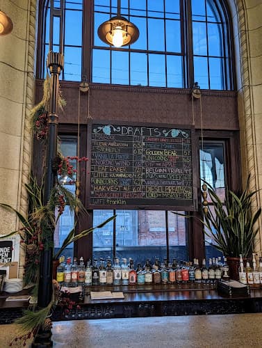Saucony Creek Franklin Station Brewpub Logo