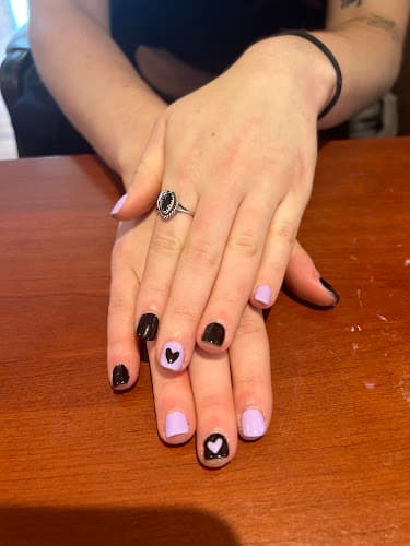 Charming Nails logo
