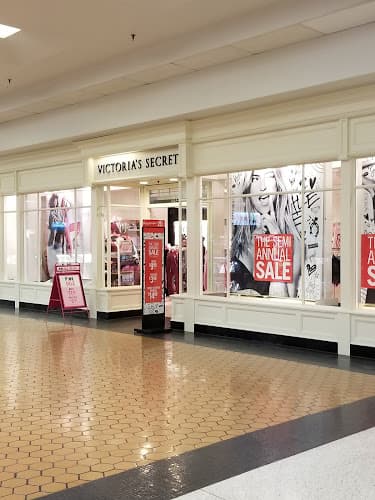 Victoria's Secret & PINK by Victoria's Secret logo