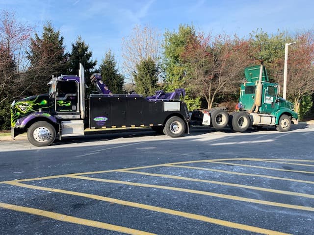 Arndt's Towing & Recovery - Heavy Duty