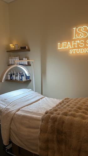 Leah's Skin Studio logo