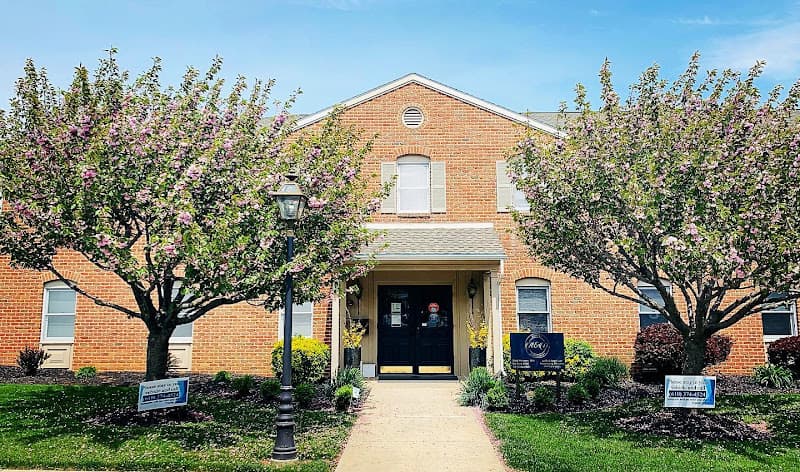 R & W Dental Associates logo