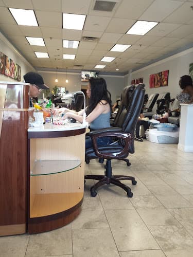 Ombre Nails & Spa
