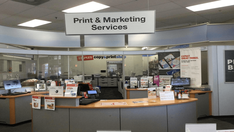 Staples Print & Marketing Services logo