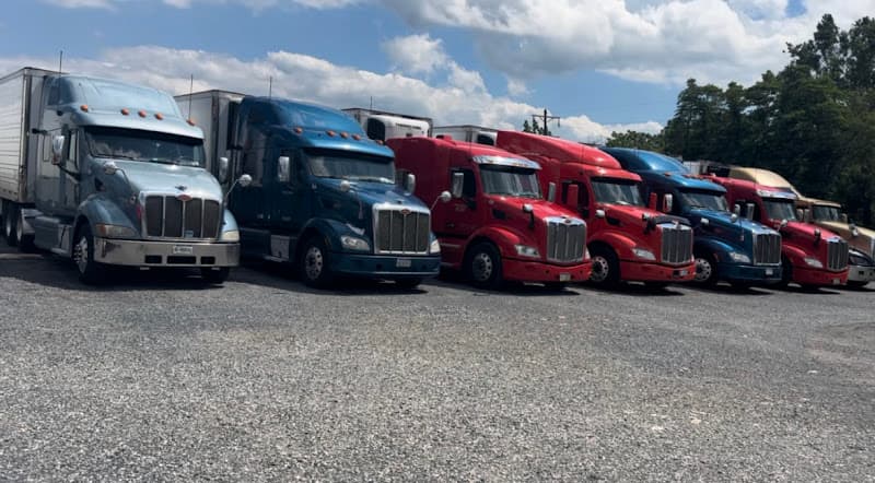 Vasquez Trucking LLC Logo