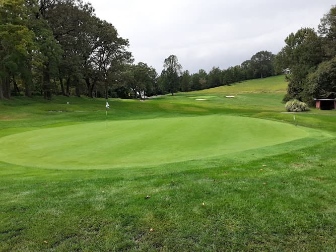 Manor Golf Club logo