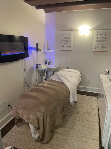 The Loft Med Spa at Lisa's logo