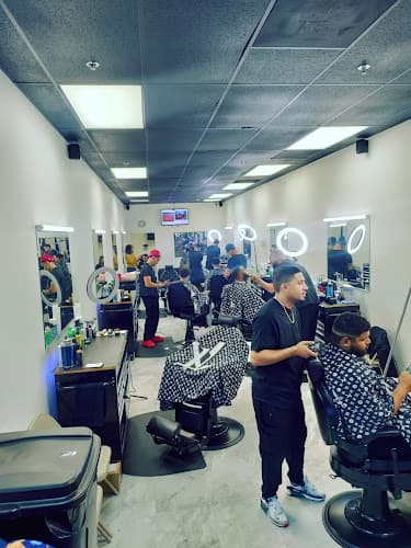Lobos Barbershop logo
