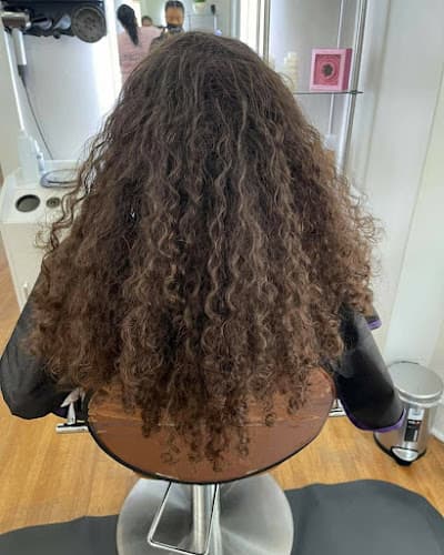 Texture Curl Bar Logo