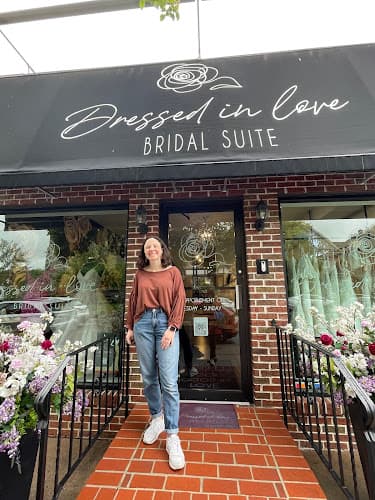 Dressed In Love Bridal Suite Logo